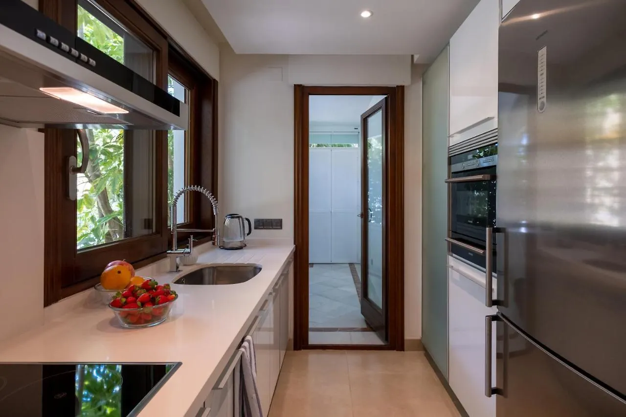 Frontline Beach Ground Floor Apartment With Private Garden, Doncella Beach. Estepona 0*,